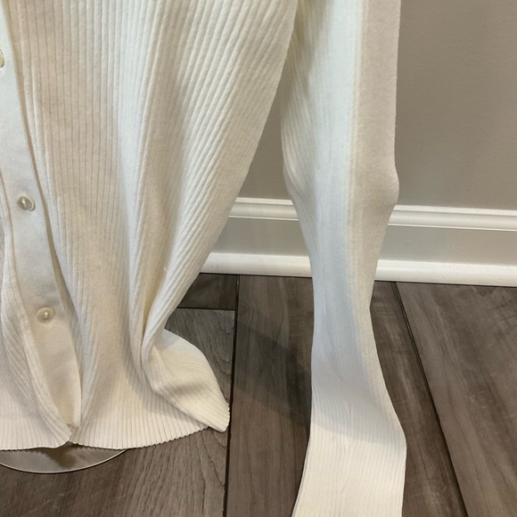 Babaton White Ribbed Button-Front Shirt - Picture 3 of 7